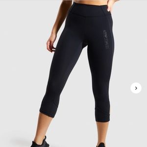 GYMSHARK STUDIO CROPPED LEGGINGS